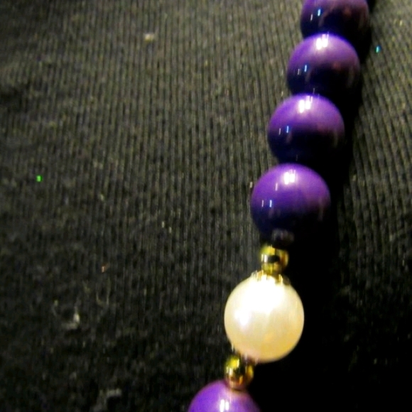 🪻💜🪻 Lovely Vintage Purple & White Faux Pearl Beaded Necklace - Picture 7 of 15